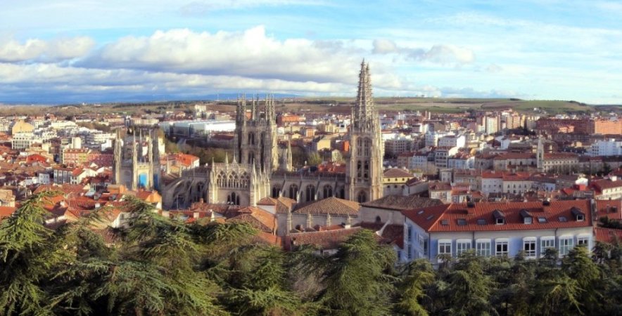 Panorama of Burgos, Spain, santiago lopez-pastor, 2016, CC-BY-ND 2.0, https://www.flickr.com/photos/100759833@N05/23802292719/