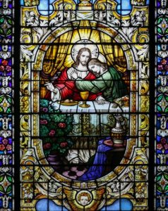 Glass window about the Institution of the Eucharist. Image by Lawrence Lew OP, CC-BY-NC-ND 2.0, https://www.flickr.com/photos/paullew/35210998402/