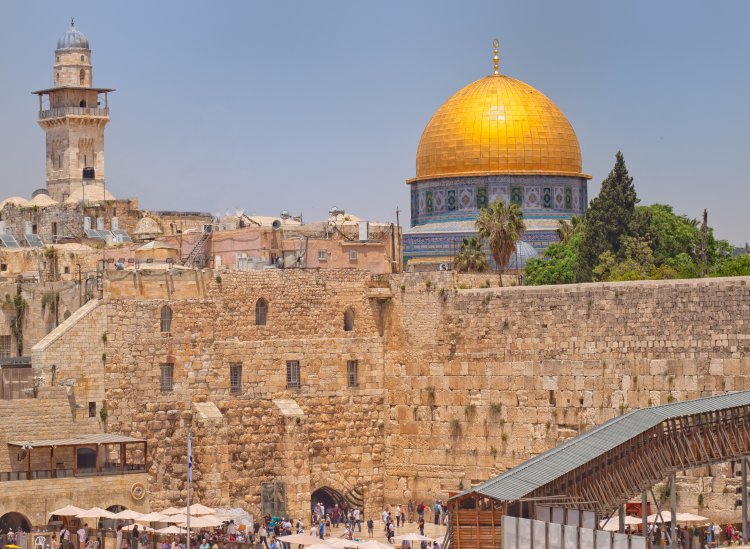 Dome of the Rock mosque on the Temple Mount. Image by Ray in Manila, CC-BY 2.0, https://www.flickr.com/photos/rayinmanila/48022937931/